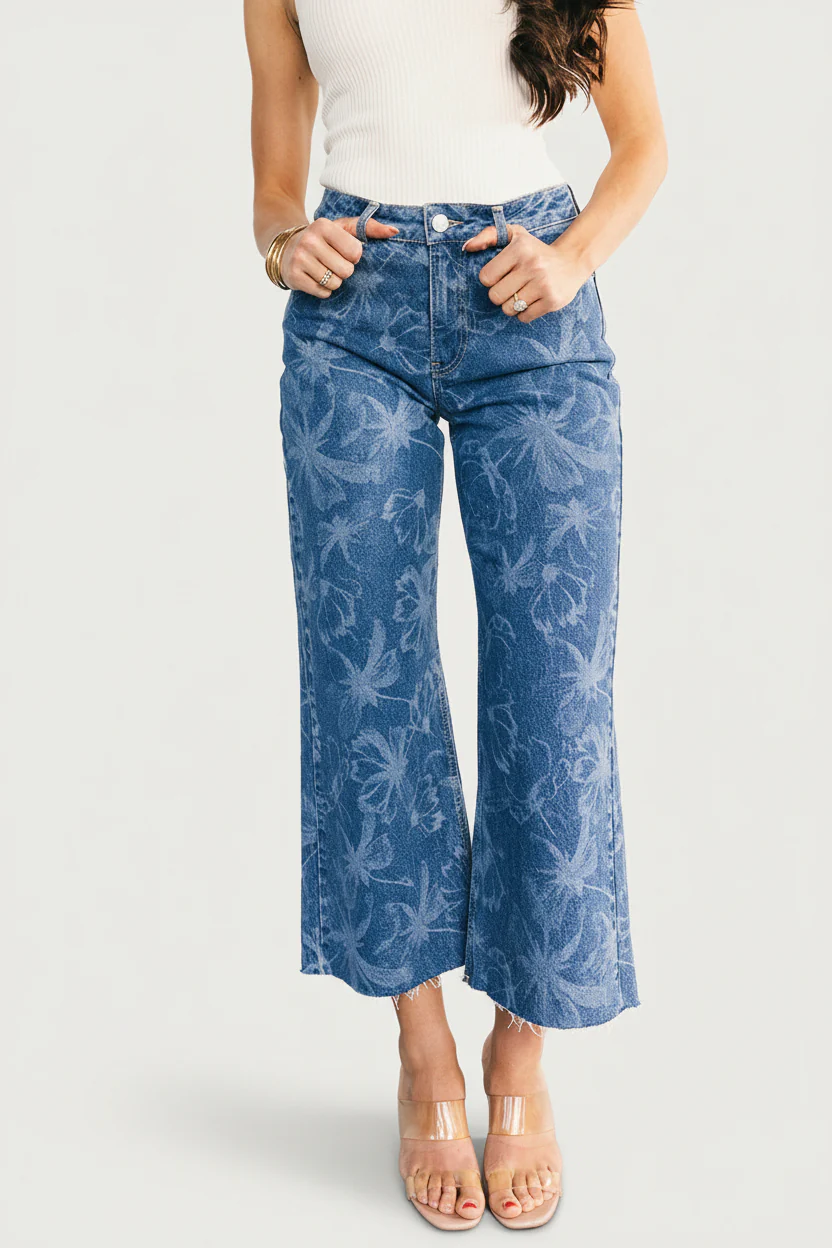 Cádiz Mid Rise Relaxed Jeans | Medium Floral Wash - Image 7