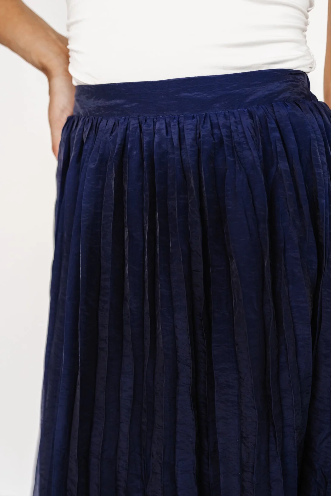 Cyra Midi Skirt | Navy - Image 4