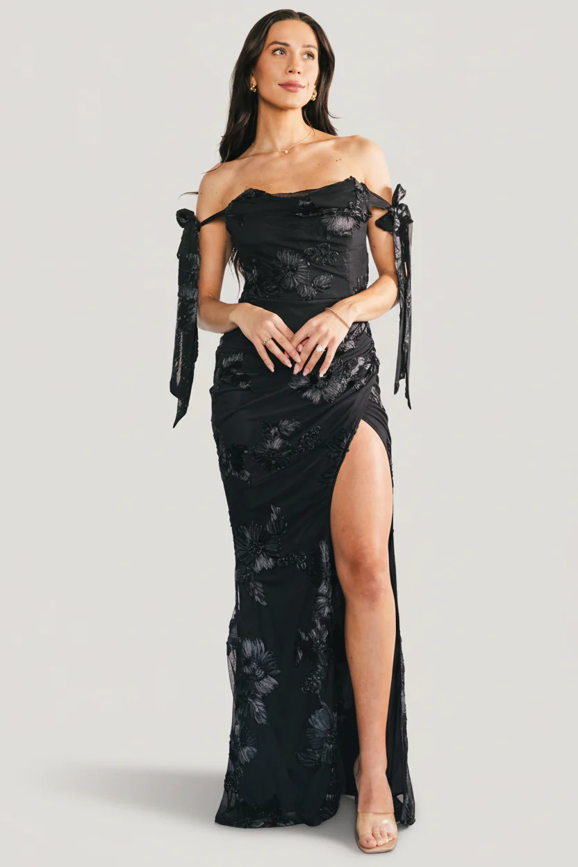 Kinsley Off Shoulder Maxi Dress | Black Floral