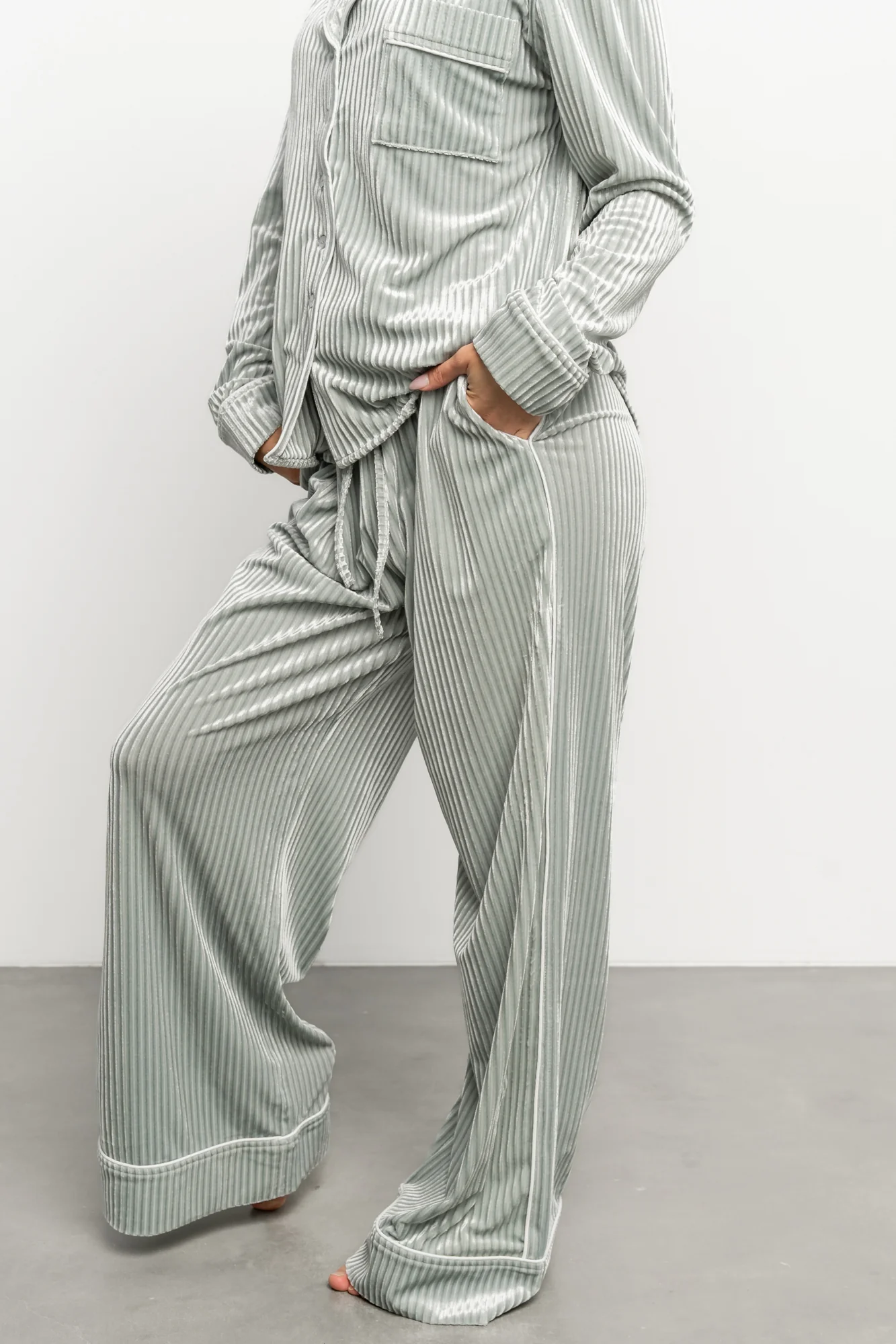 Klara Ribbed Velvet Pajama Set | Sage - Image 3