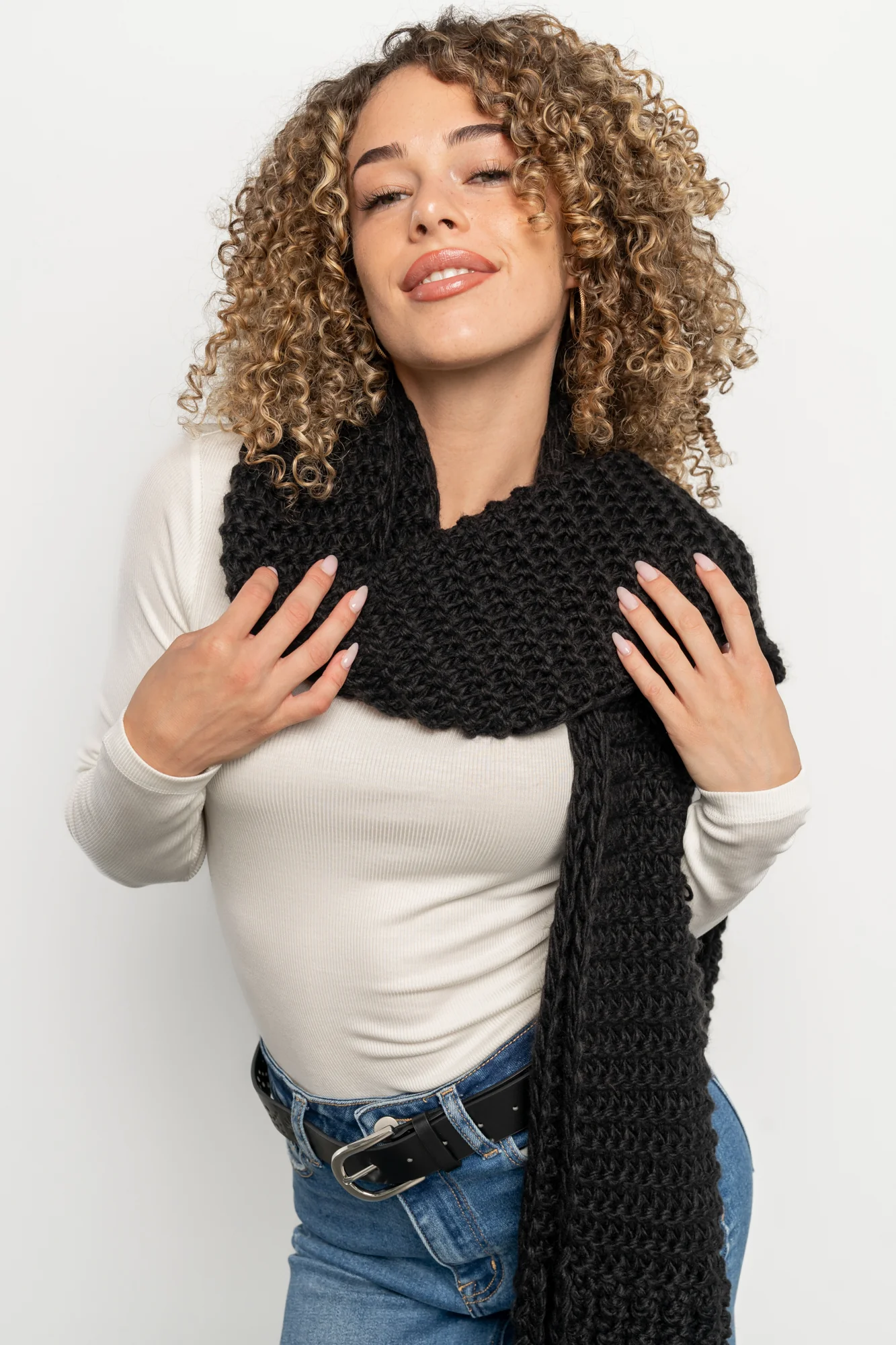 Sarah Chunky Knit Scarf | Black - Image 7